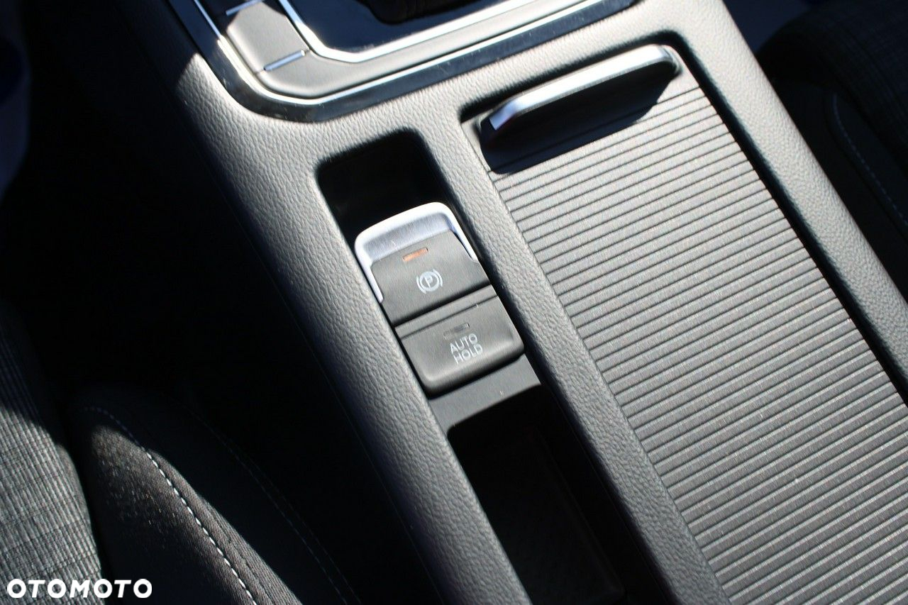 Volkswagen Passat - 26