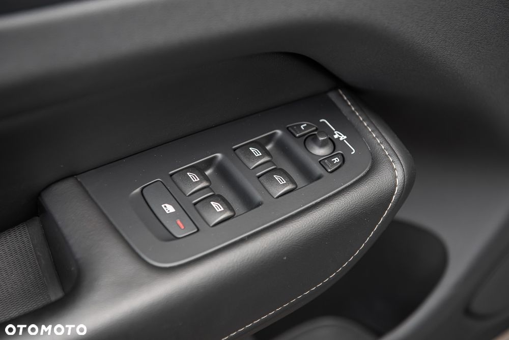 Volvo XC 60 B5 D AWD Geartronic RDesign - 17