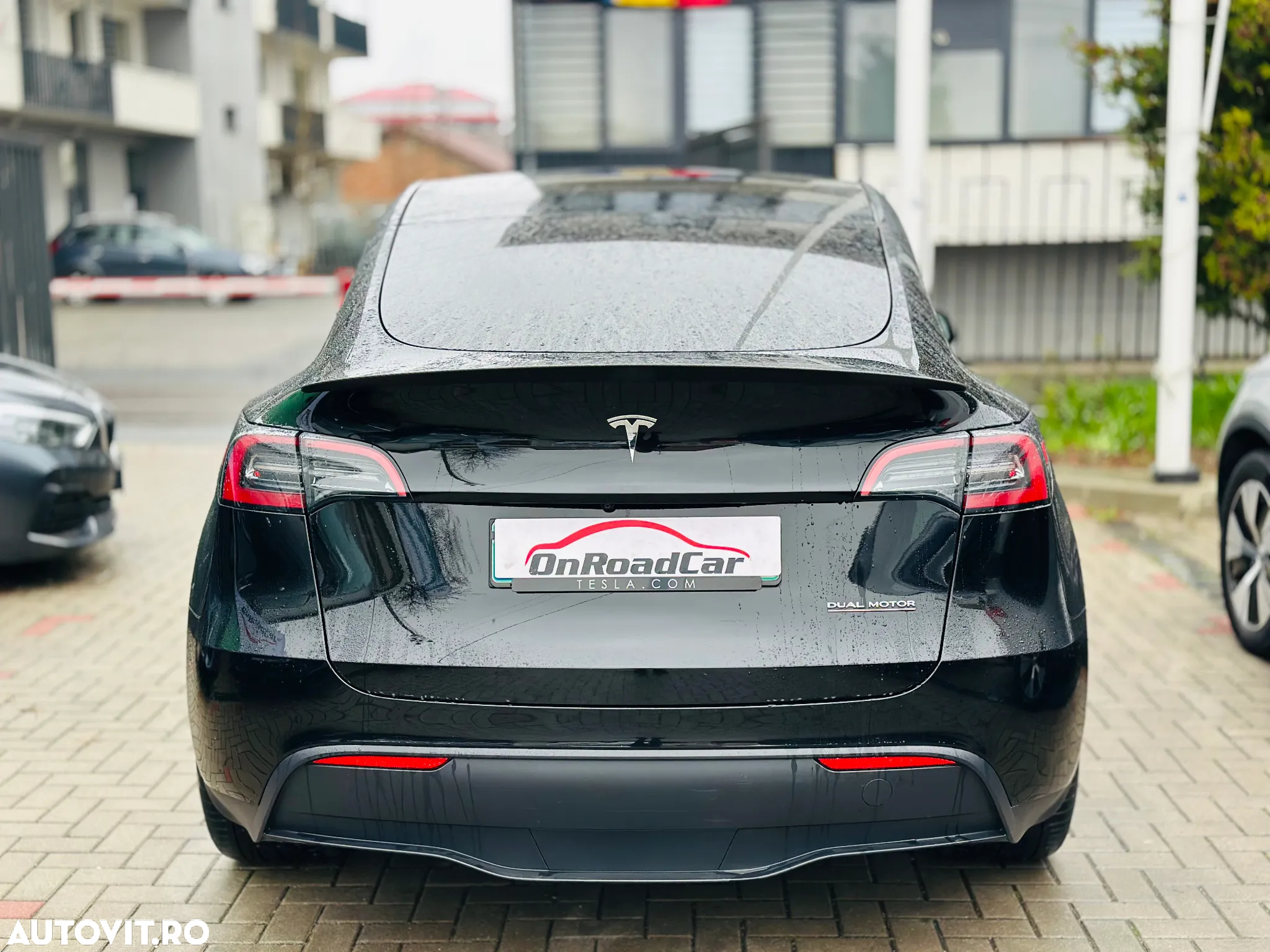 Tesla Model Y - 15