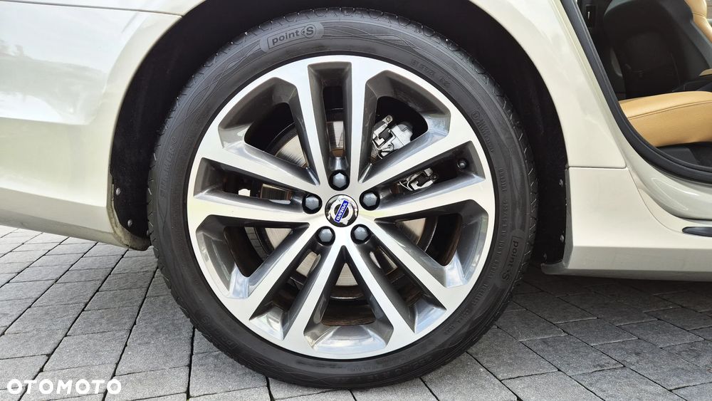 Volvo V90 D4 AWD Momentum - 37