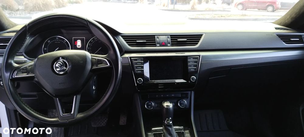Skoda Superb 2.0 TDI DSG Sportline - 4