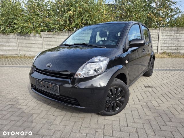 Daihatsu Sirion - 4