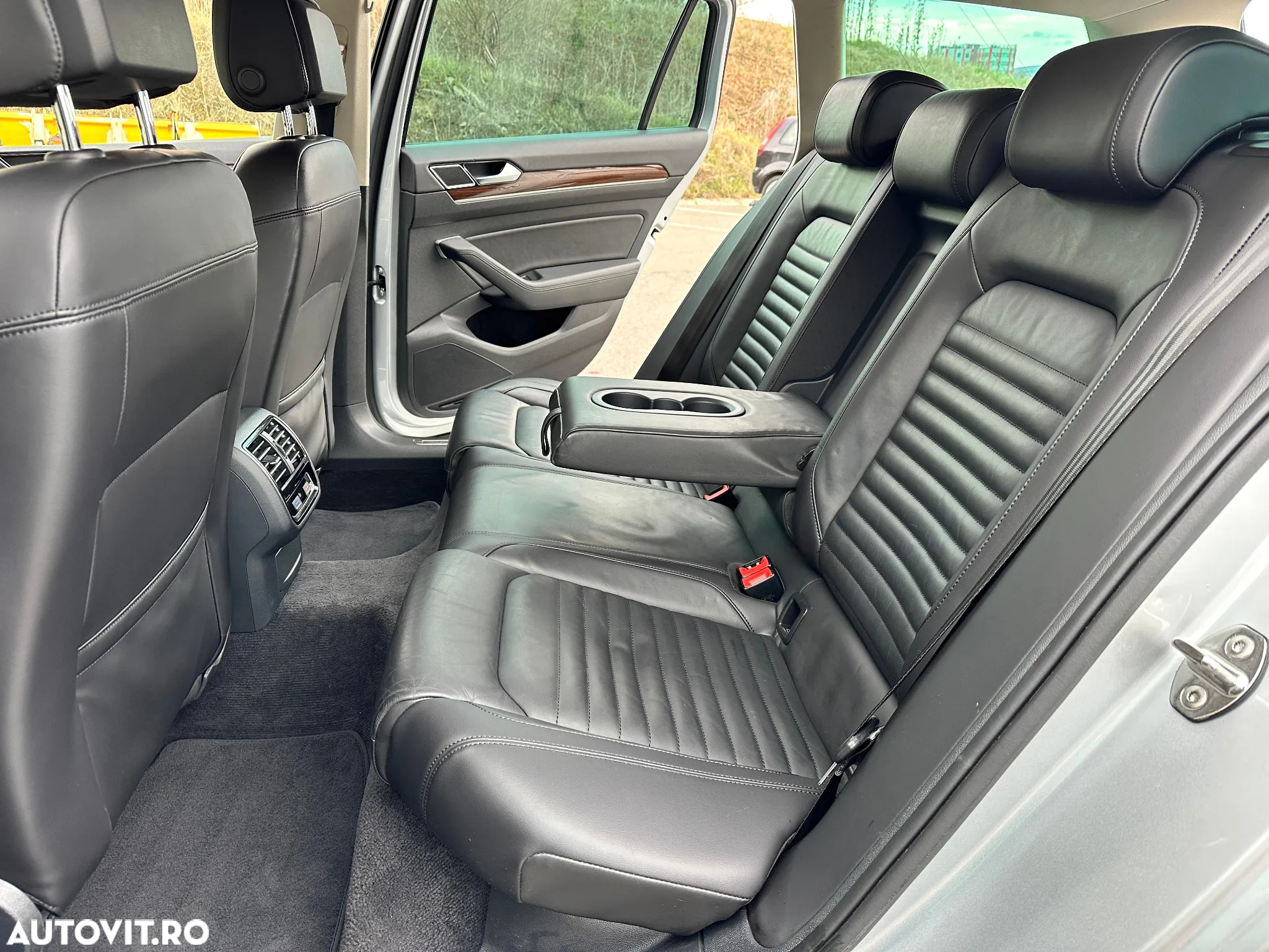 Volkswagen Passat Variant 2.0 TDI DSG Highline - 22