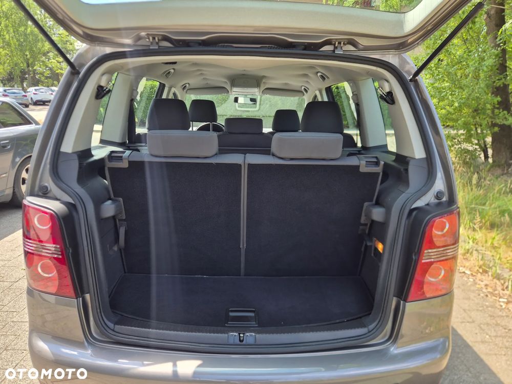 Volkswagen Touran 2.0 TDI DPF Trendline - 9