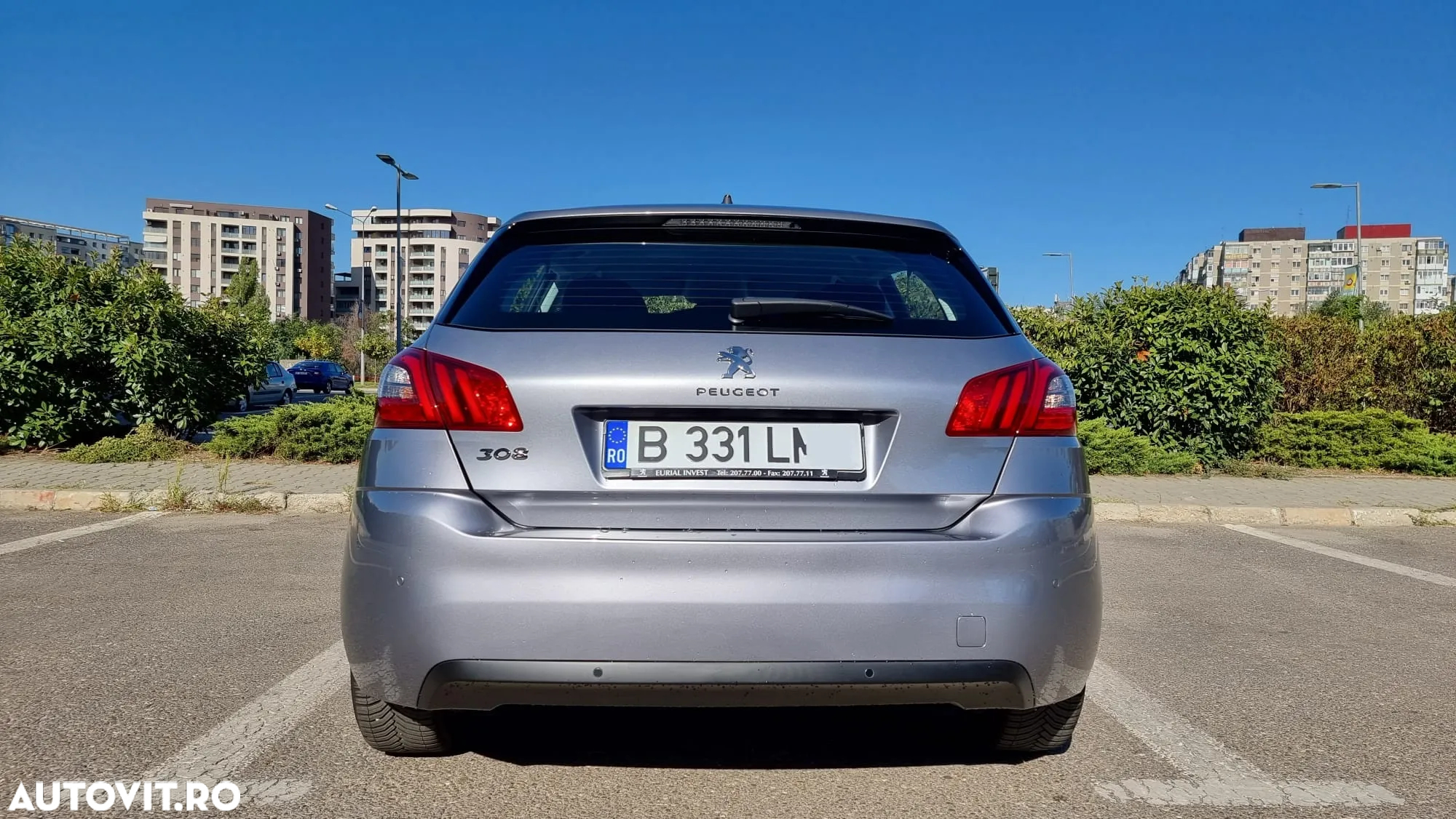 Peugeot 308 1.2 L PureTech Turbo S&S Allure - 9