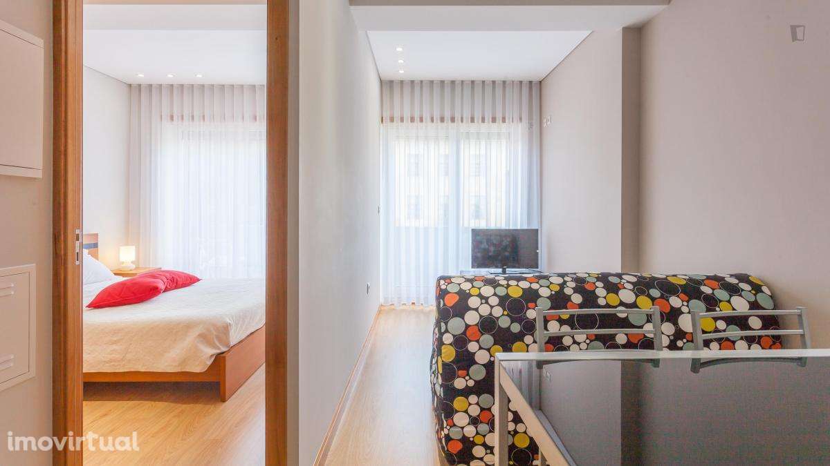 Apartamento com 1 quartos - localizado em Santo Ildefonso Porto - Grande imagem: 3/30