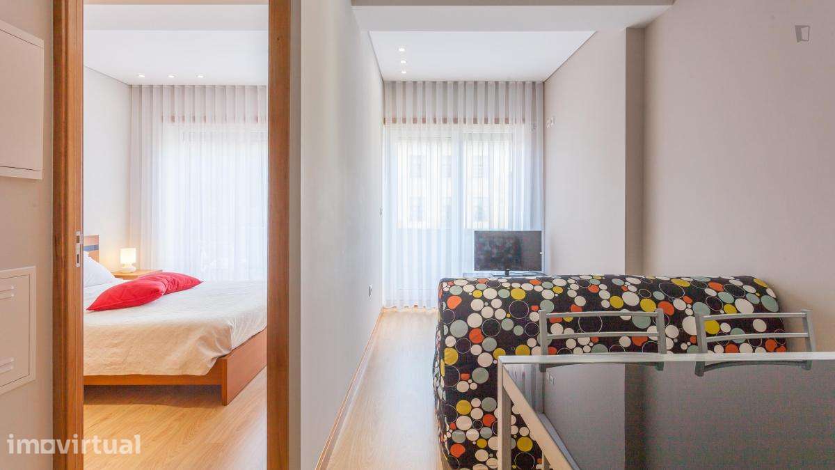 Apartamento com 1 quartos - localizado em Santo Ildefonso Porto - Grande imagem: 3/30