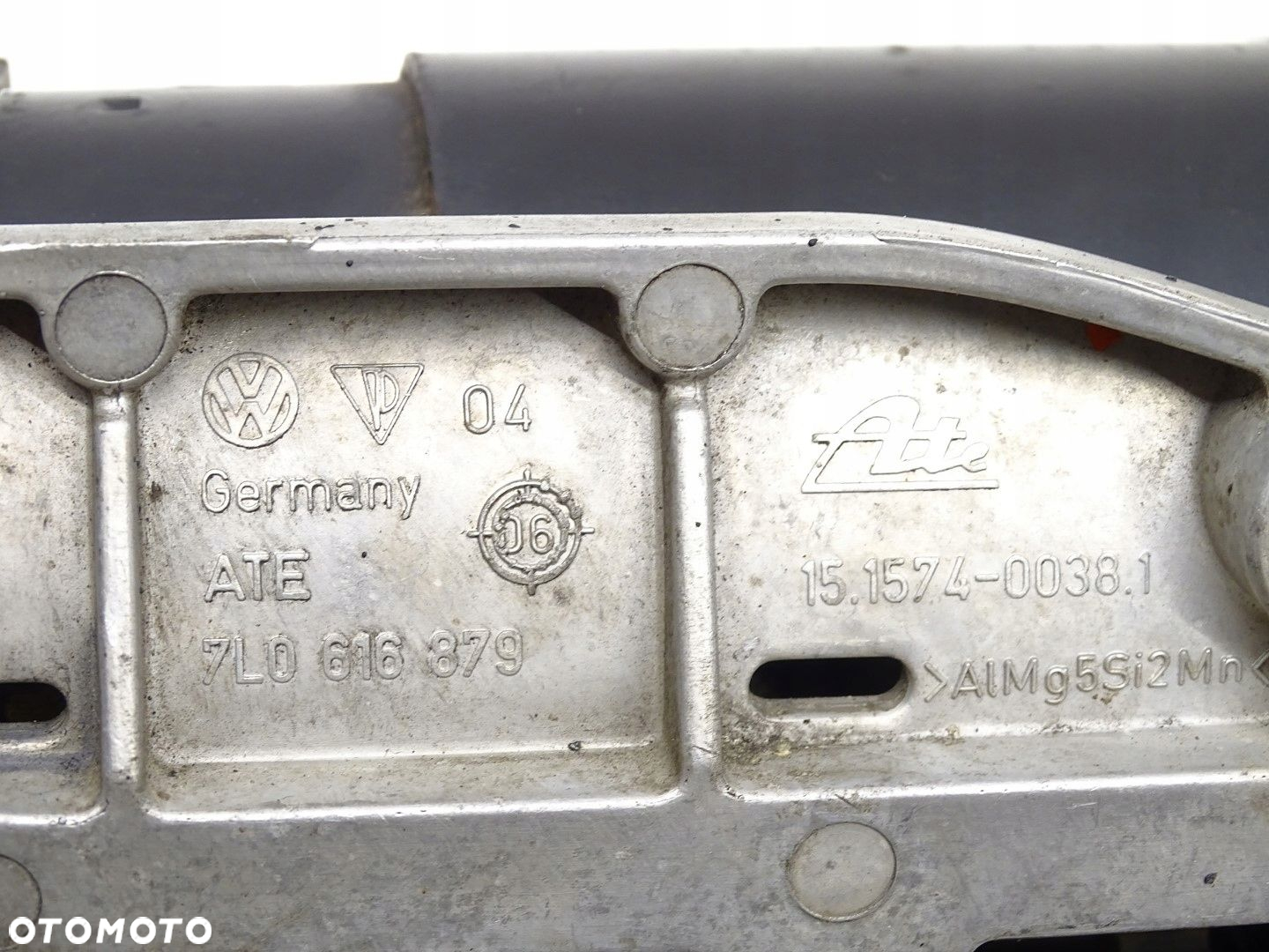 KOMPRESOR ZAWIESZENIA AUDI Q7 4L 7L8616006C 7L0616879 - 6
