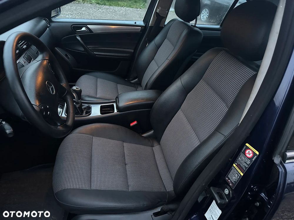 Mercedes-Benz Klasa C 180 T Kompressor Avantgarde - 7