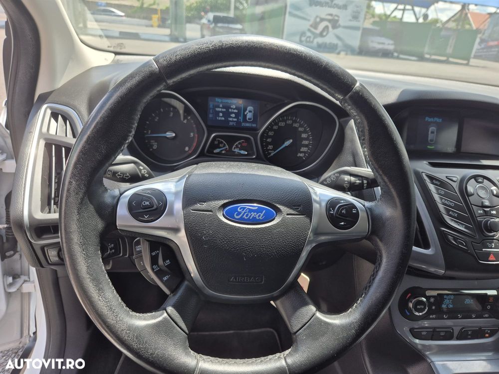 Ford Focus - 12