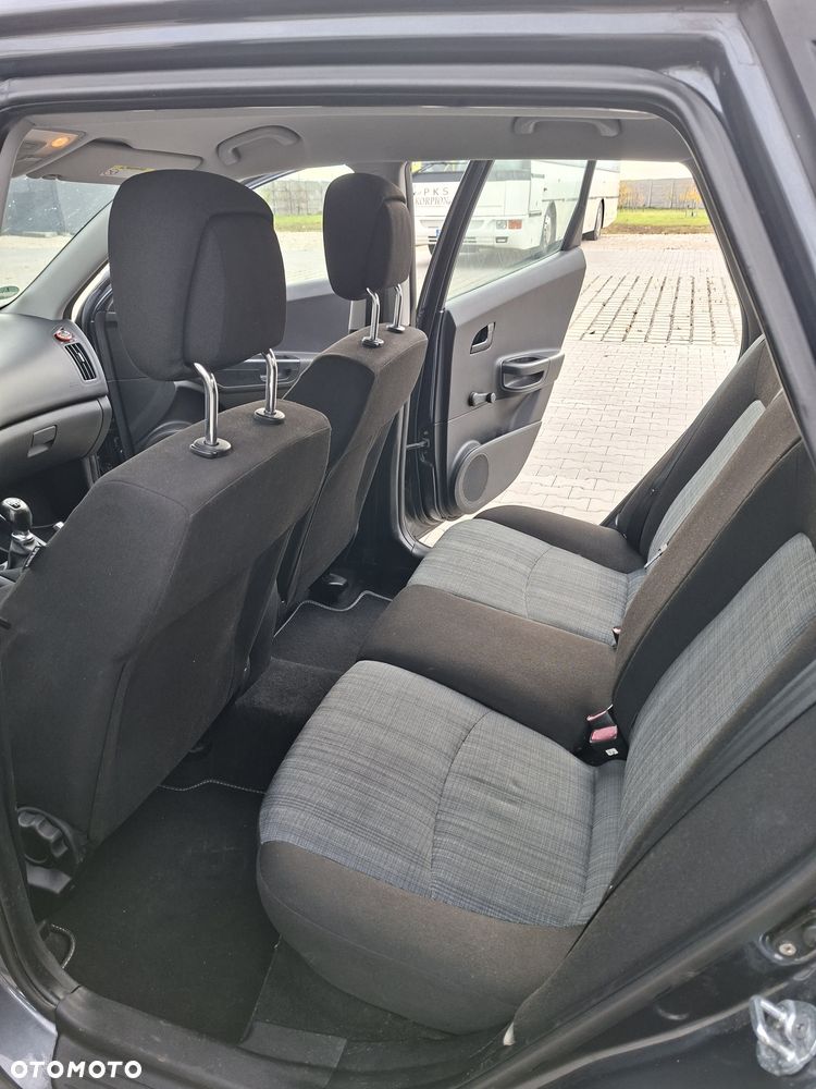 Kia Ceed - 7