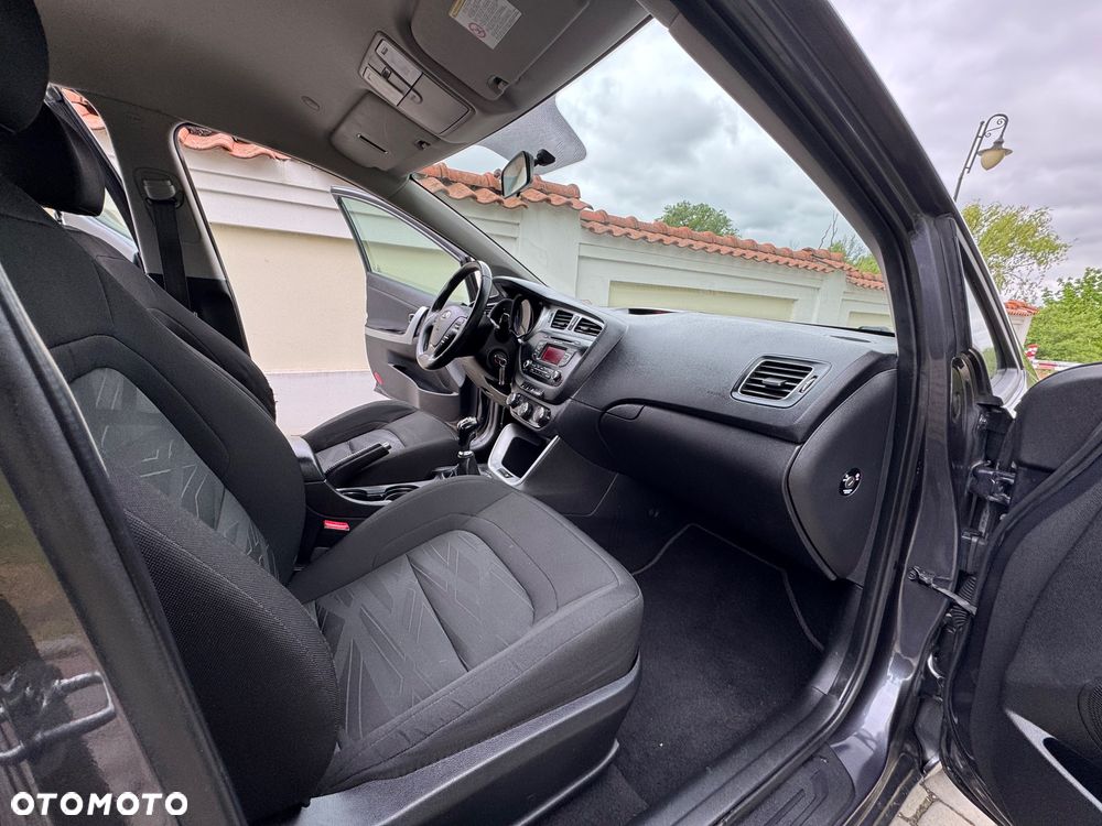Kia Ceed - 36