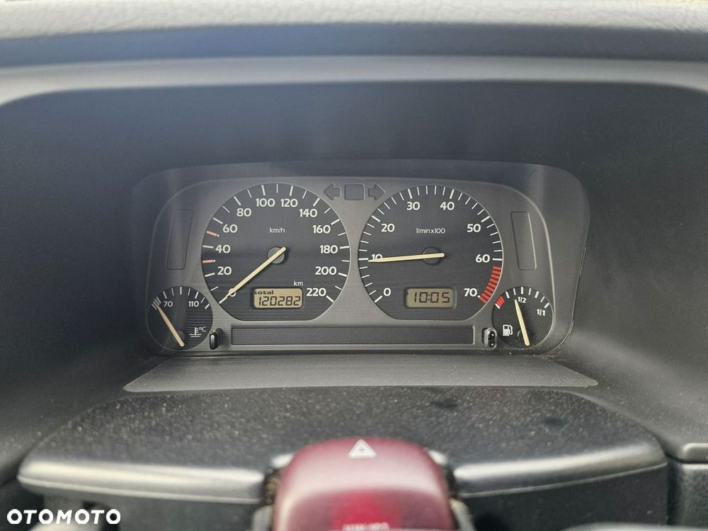 Volkswagen Golf 2.0 GL - 17