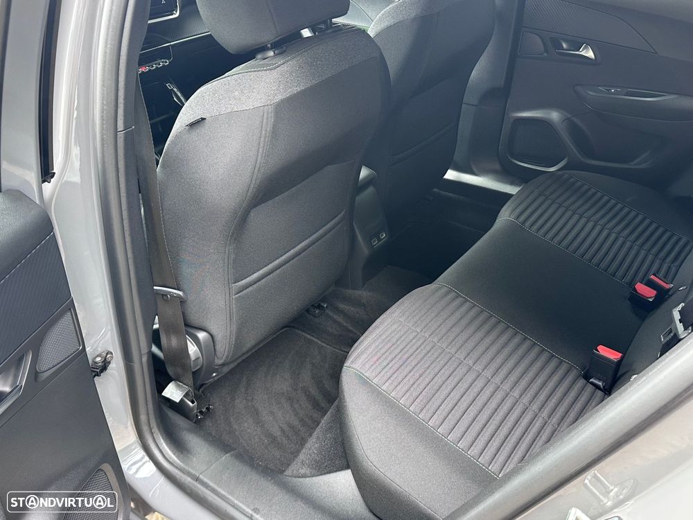 Peugeot e-2008 54 kWh Active - 10