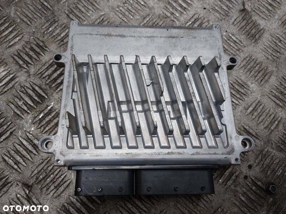 STEROWNIK SILNIKA VOLVO XC90 I 4.4 8V 30729999 - 3