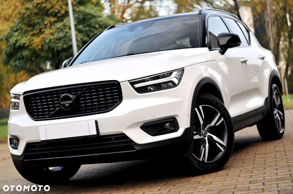 Volvo XC 40 T3 R-Design - 1