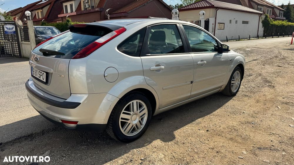 Ford Focus 2.0 TDCi Ghia - 2