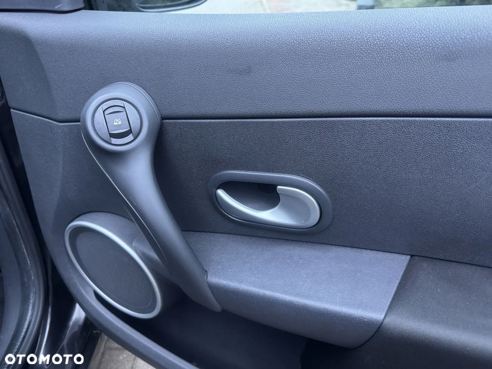 Renault Clio 1.2 16V 75 Expression - 31