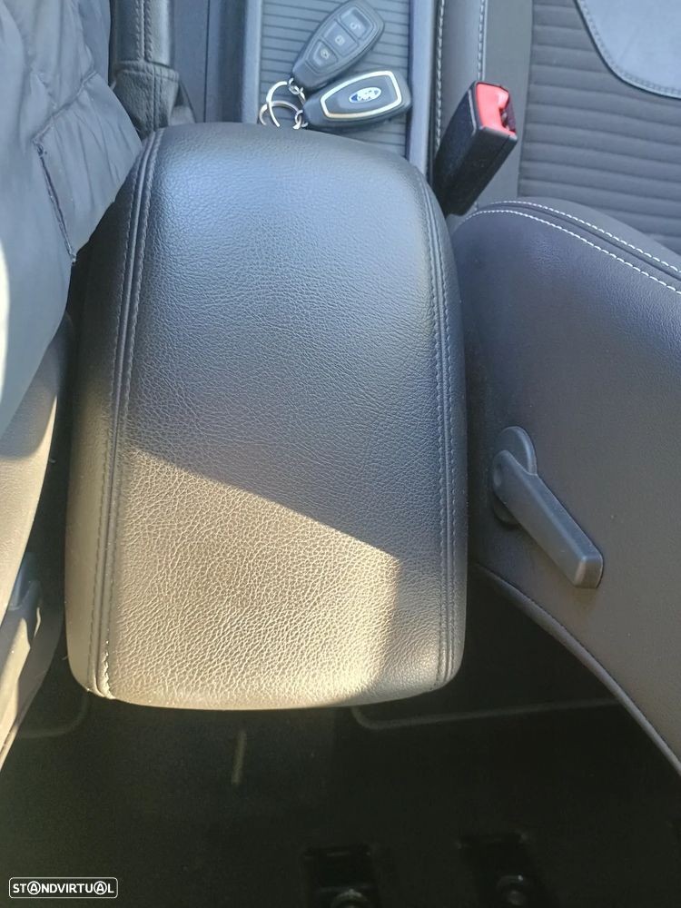 Ford Focus SW 1.0 EcoBoost S&S Titanium - 27