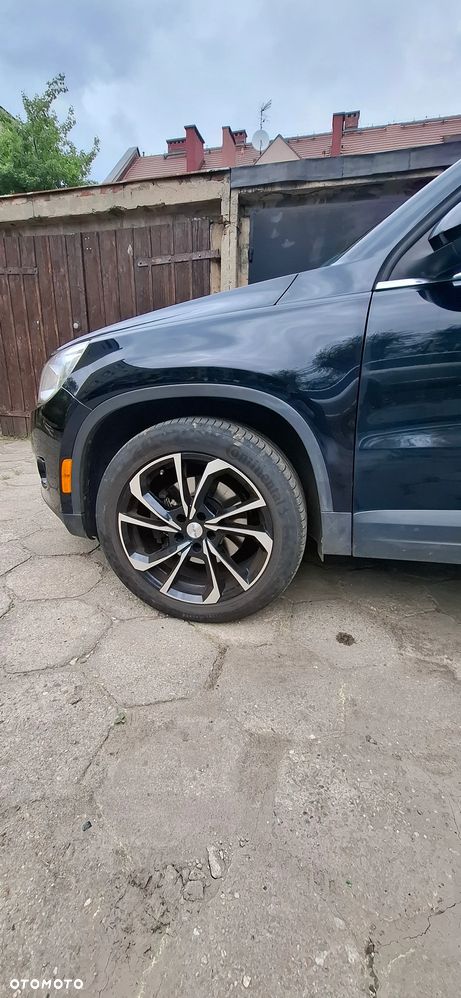 Volkswagen Tiguan - 11