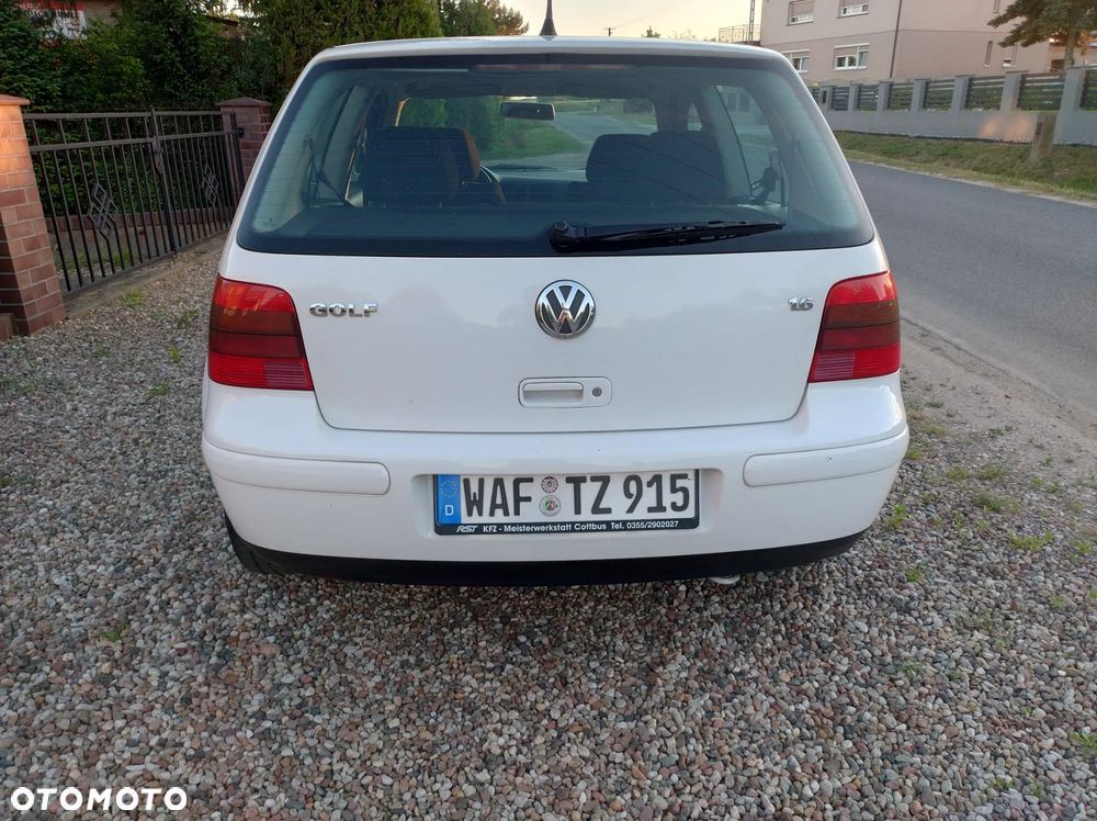 Volkswagen Golf 1.6 Trendline - 6