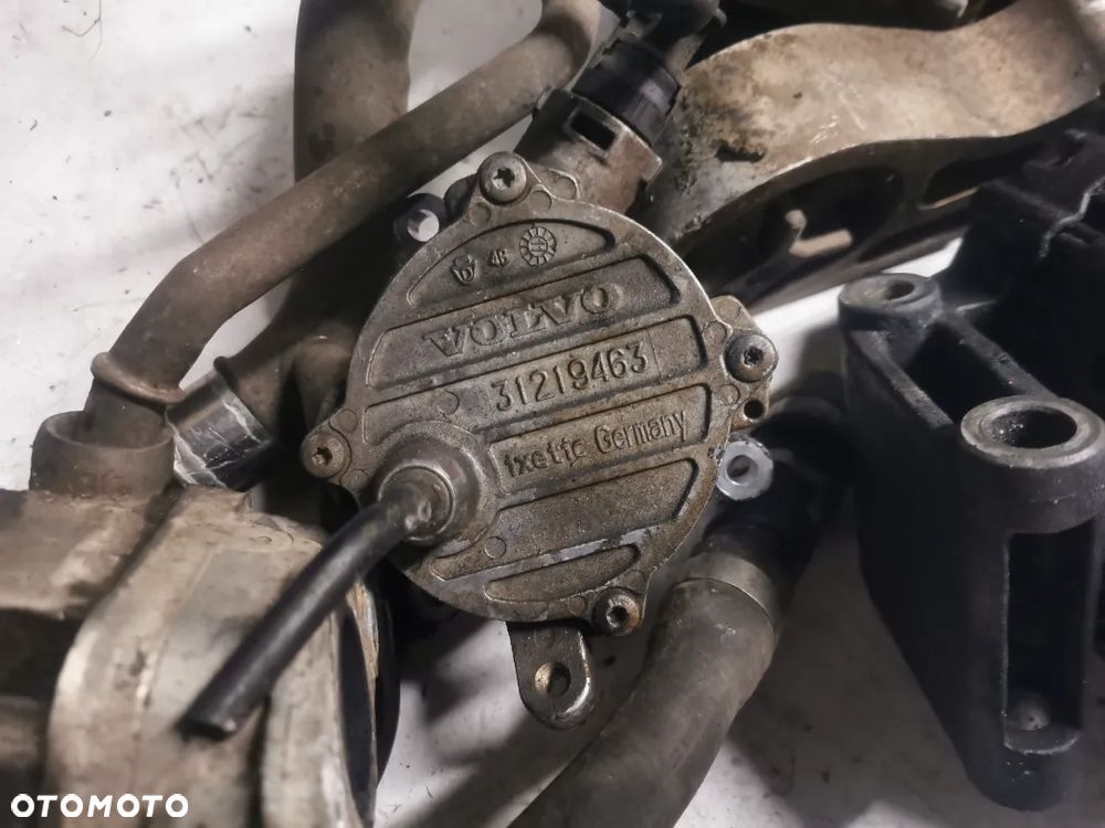 POMPA VACUM VOLVO 2.0 D - 1