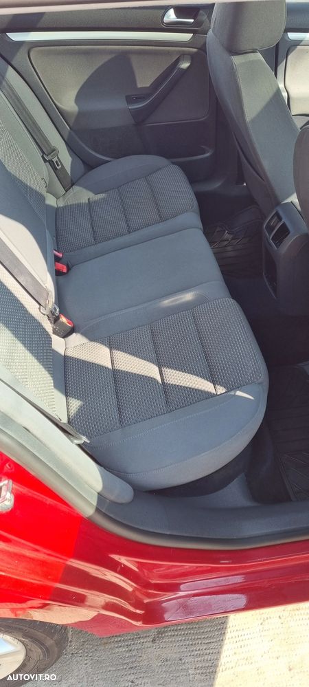 Volkswagen Golf 1.9 TDI DPF Sportline BlueMotion - 19