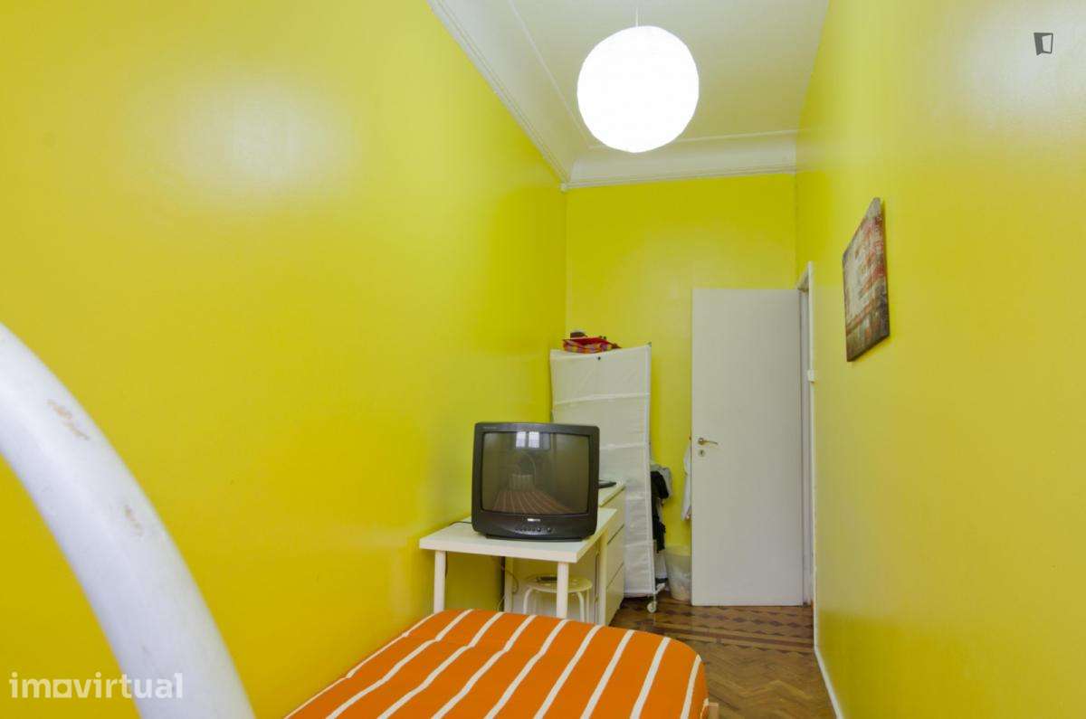 Quarto - localizado em Intendente Lisbon - Grande imagem: 3/15