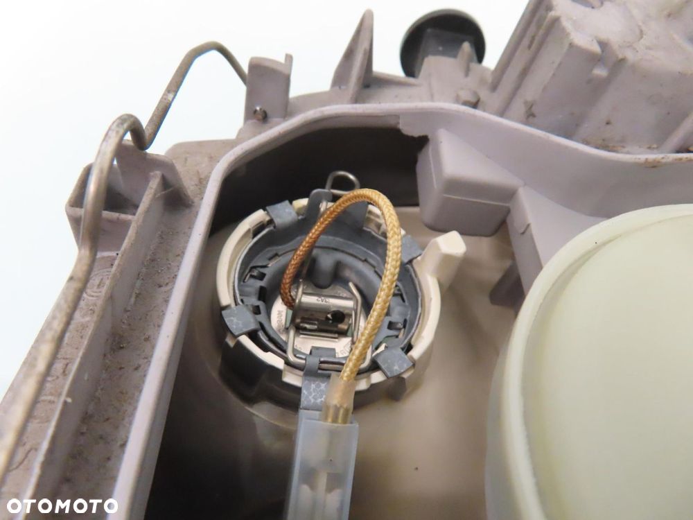 LAMPA PRAWA PRZEDNIA MERCEDES W202 2028201861 - 9