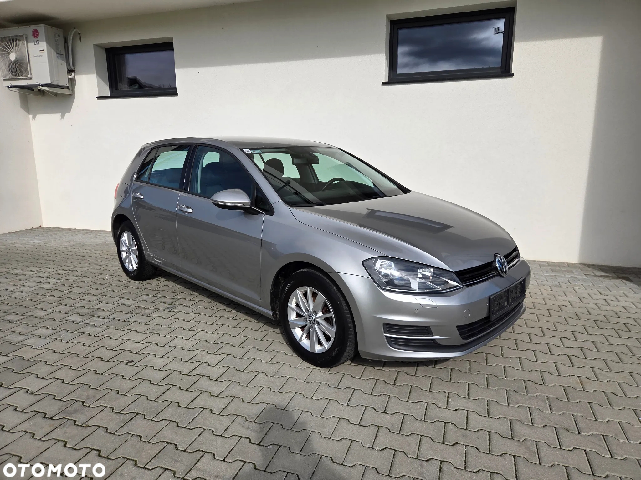 Volkswagen Golf - 5
