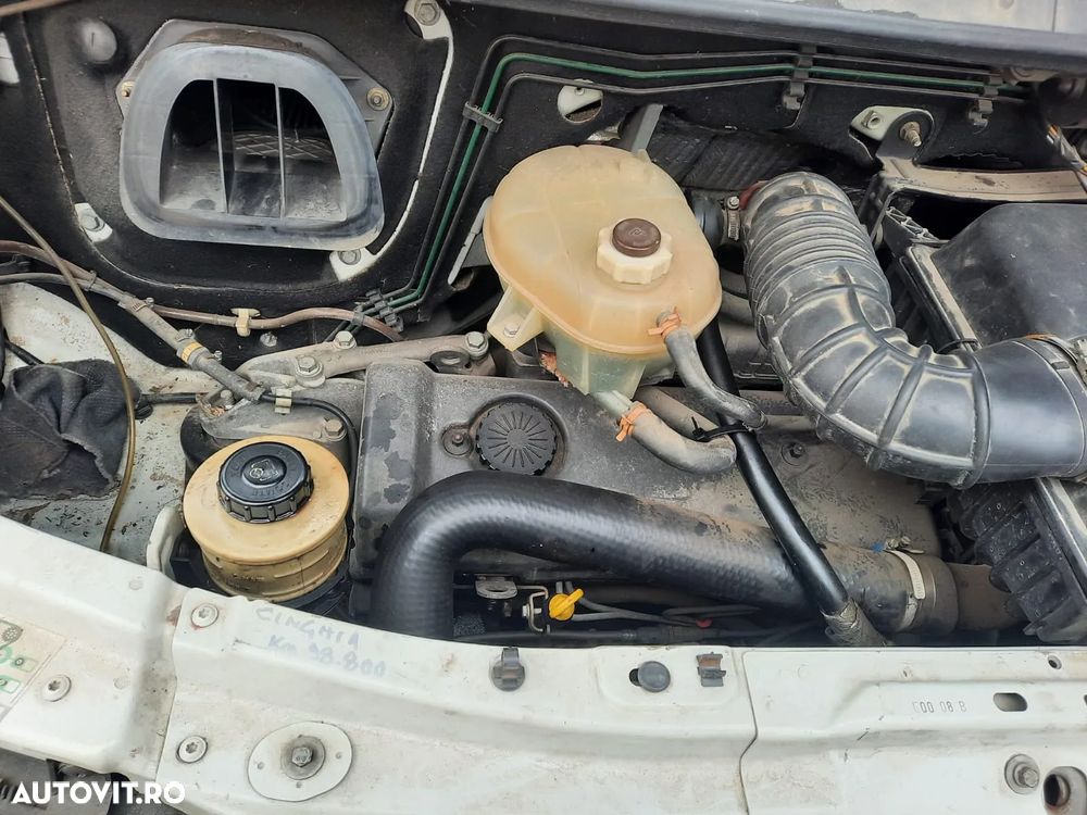 Motor Master 2.8 dti 2002