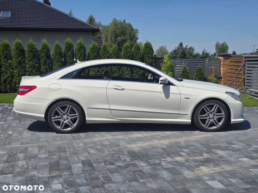 Mercedes-Benz Klasa E 250 CDI DPF BlueEFFICIENCY 7G-TRONIC Avantgarde - 2