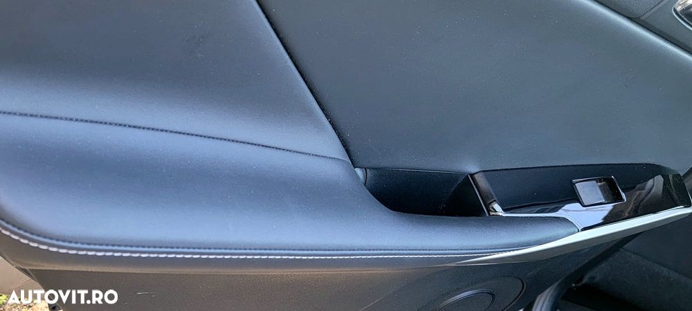 Lexus Seria IS 300h BusinessEdition - 29