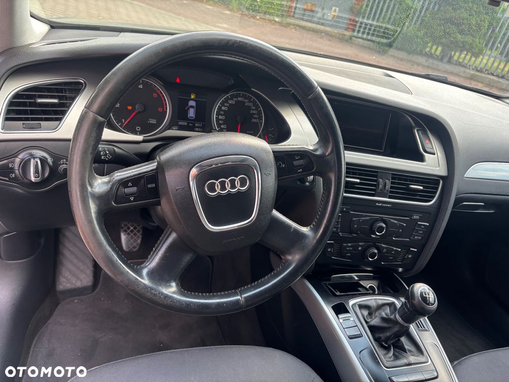 Audi A4 Avant 2.0 TDI DPF Ambiente - 6