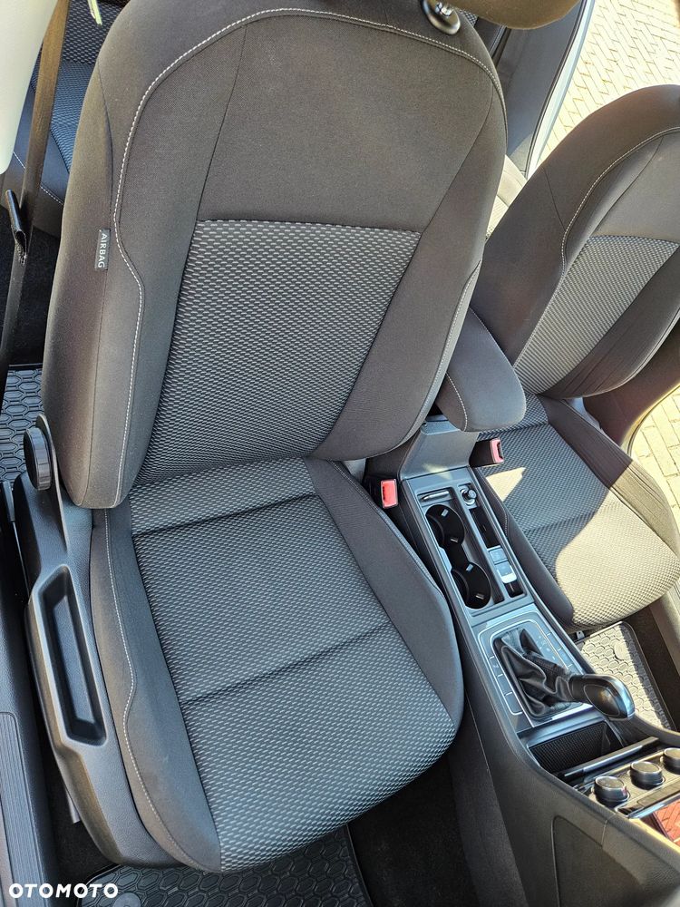 Volkswagen Golf - 30
