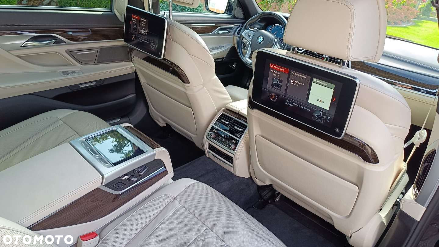 BMW Seria 7 - 36