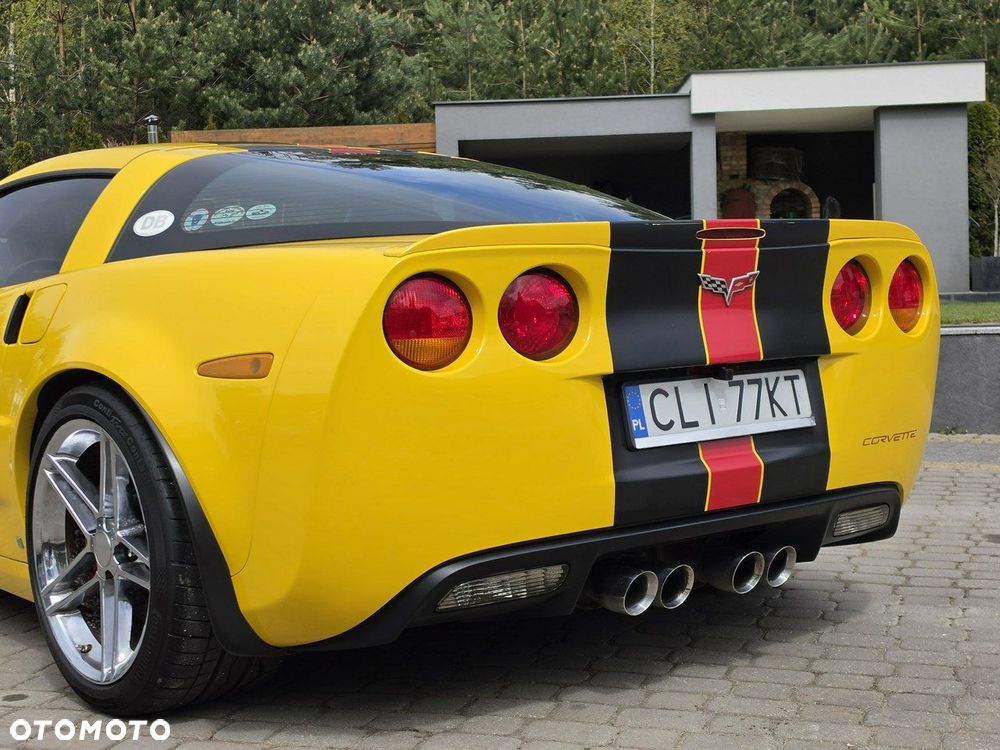 Chevrolet Corvette - 21