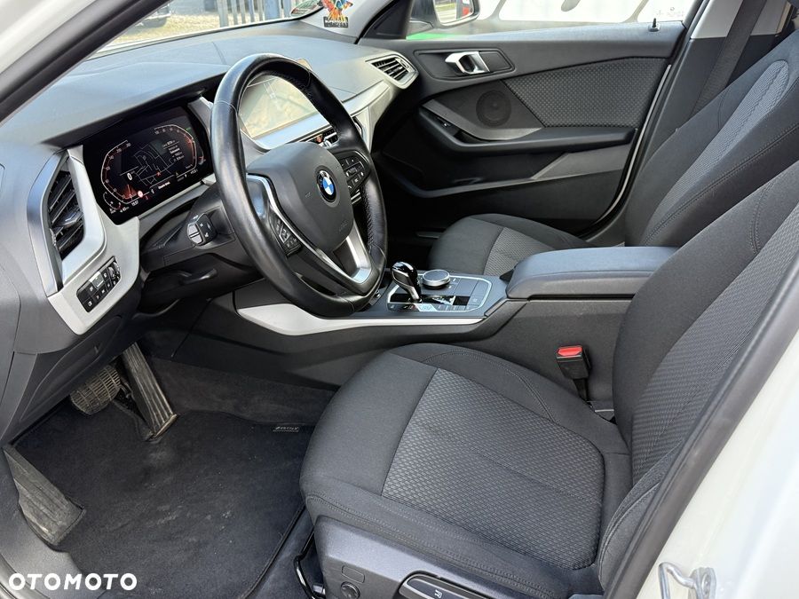 BMW Seria 1 120d xDrive Sport - 16