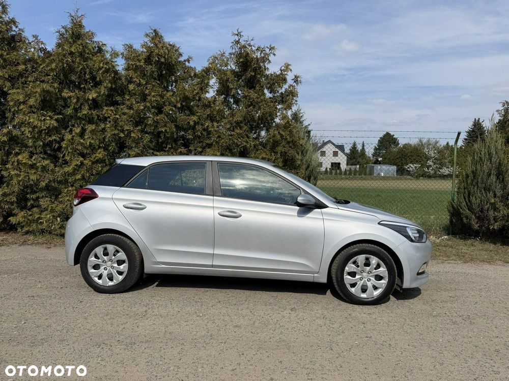 Hyundai i20 1.1 CRDi - 12