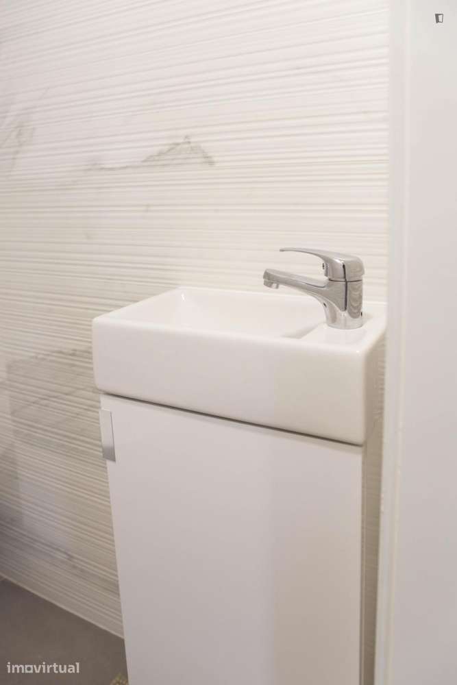 Quarto - localizado em Rio Tinto Porto - Grande imagem: 3/18