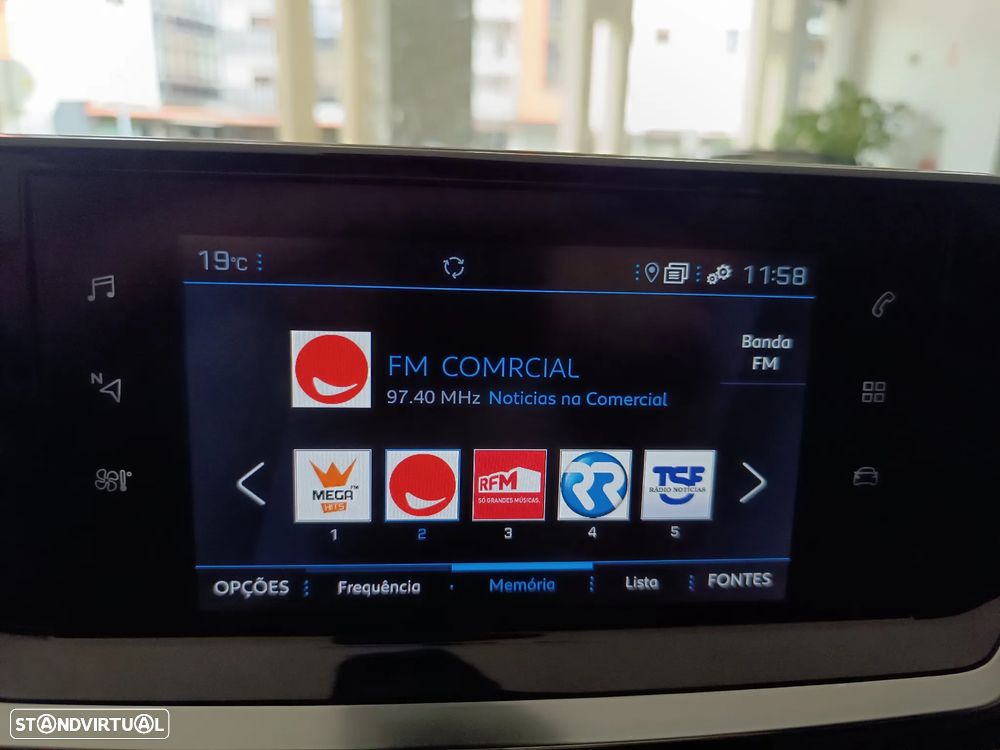 Peugeot 2008 PureTech 130 EAT8 GT - 37