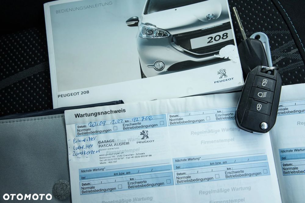 Peugeot 208 - 32