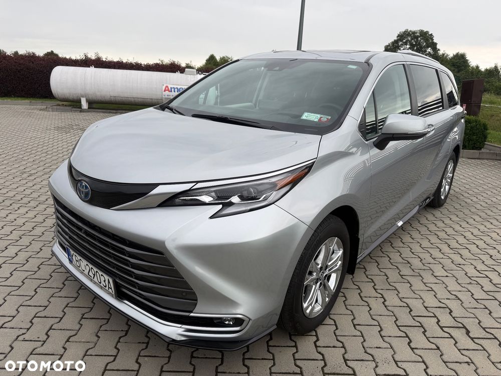 Toyota Sienna - 2