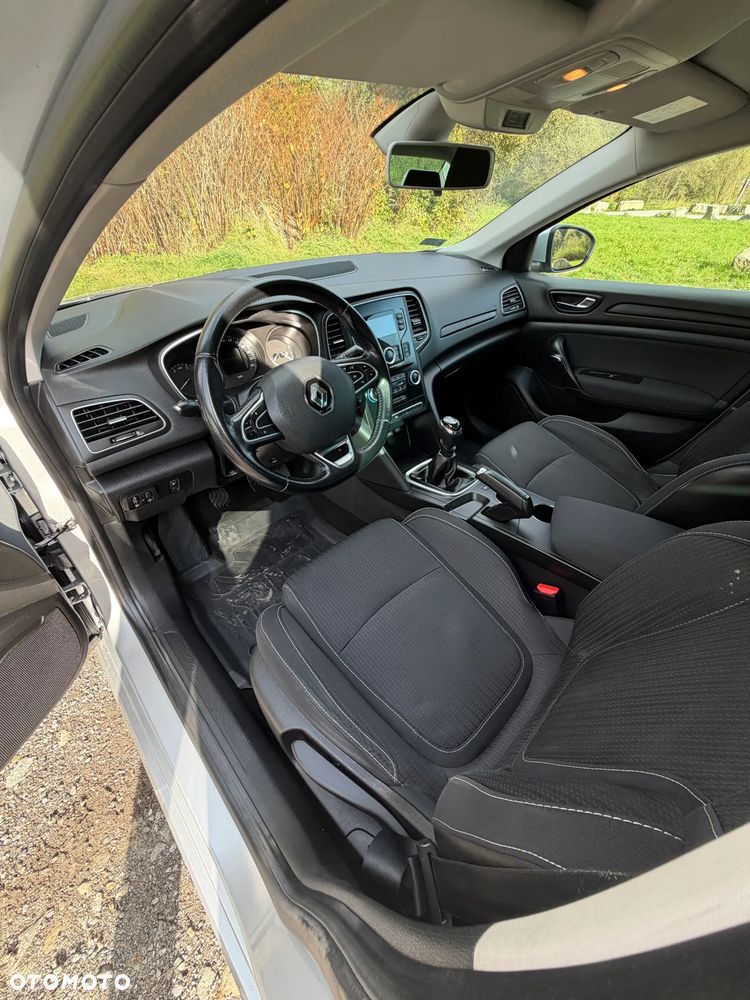 Renault Megane 1.5 Blue dCi Business - 17