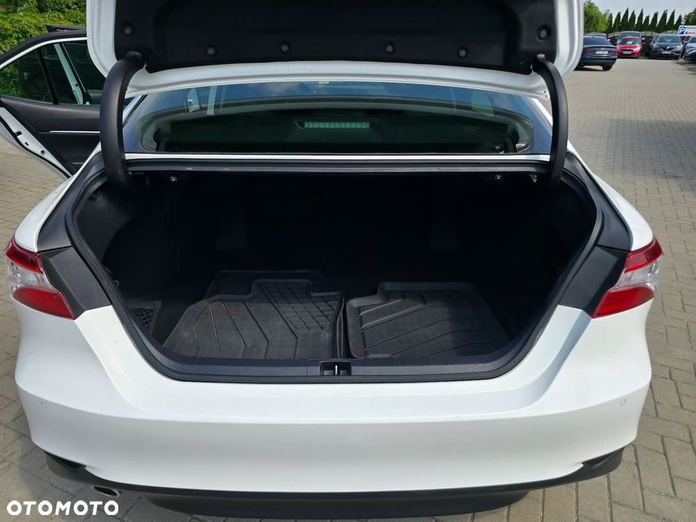Toyota Camry - 19