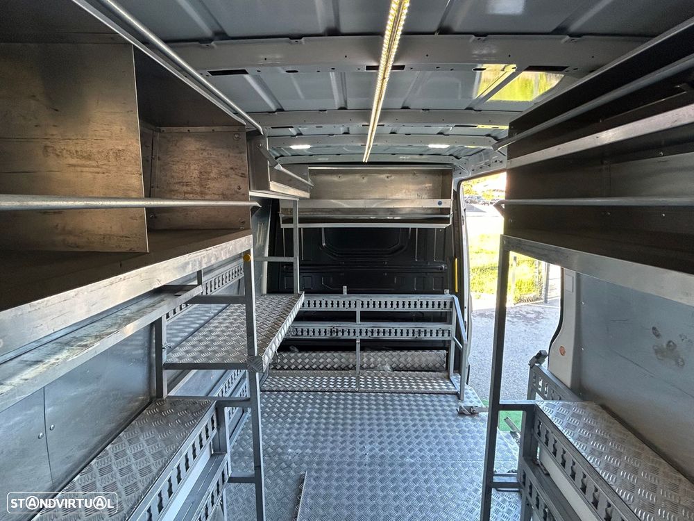 VW Crafter 35 2.0 TDi 109 Médio Tecto Alto BlueMotion - 19