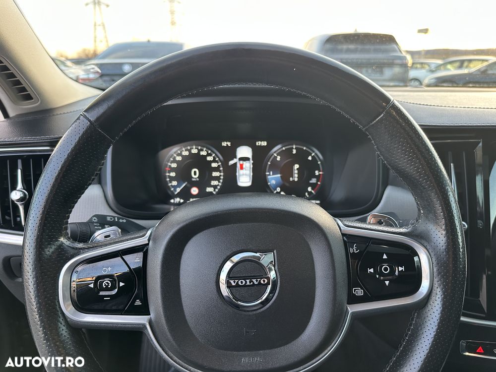 Volvo S90 D5 AWD Geartronic Inscription - 9