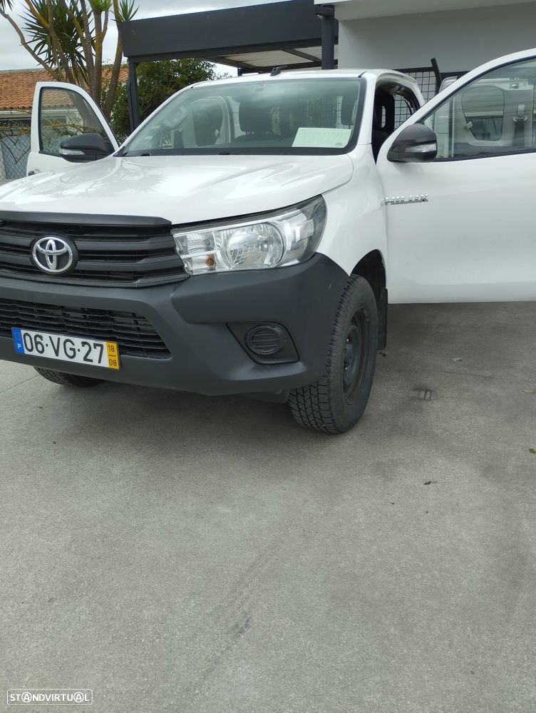 Toyota Hilux 2.4 D-4D 4WD CD CM - 11
