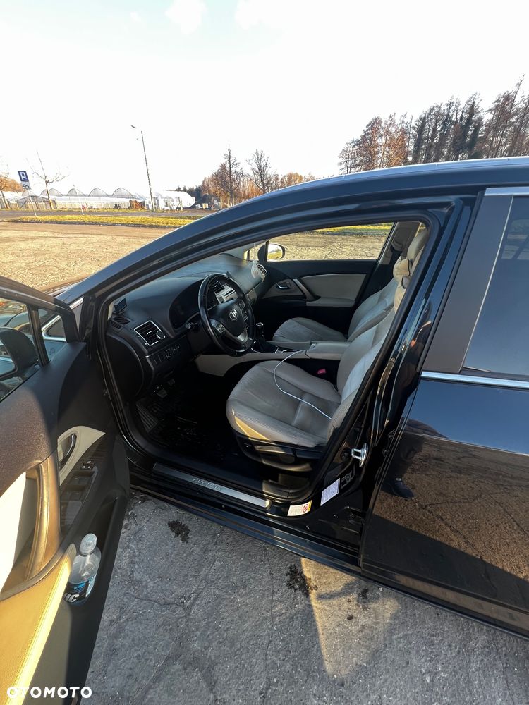Toyota Avensis 2.0 D-4D Premium - 9