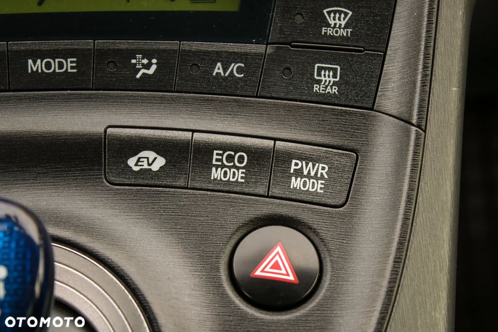 Toyota Prius (Hybrid) Executive - 36